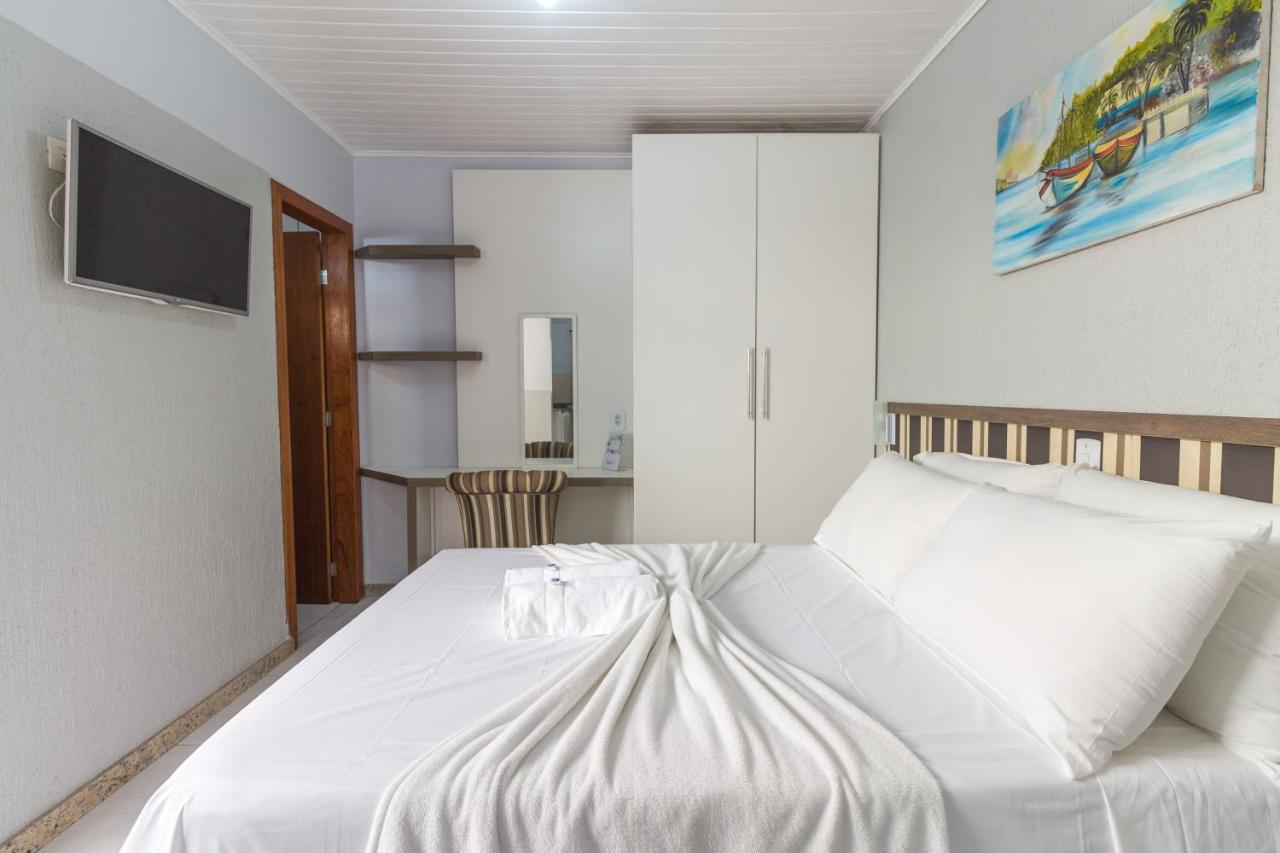 Pousada Marina Da Praia Гаропаба Екстериор снимка